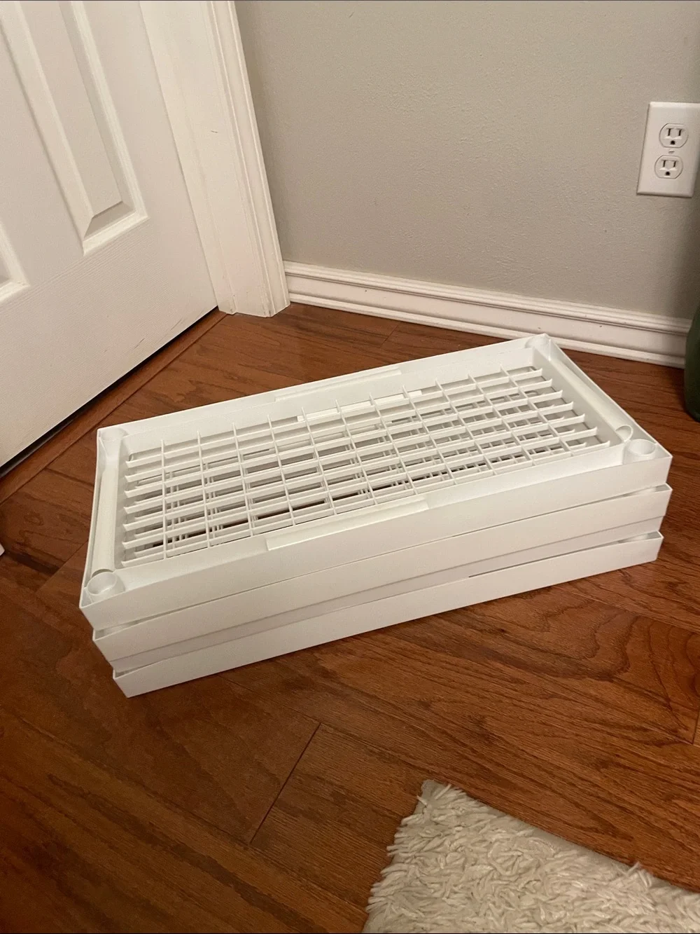 White Plastic Adjustable 1 2 3 or 4 Tier Storage Shelves or Rack Great Condition